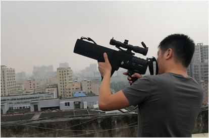 Directional 1km Hand Held Drones Uav Jammer 2.4kg Tanpa Gunsight