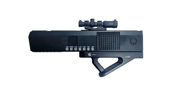 Portable UAV Jammer mengganggu pita frekuensi yang digunakan oleh drone